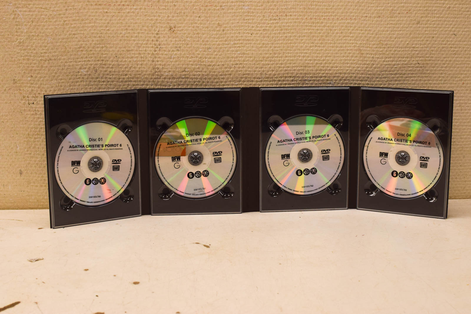 Alternative view of 4 dvd box Poirot seizoen 6 47218
