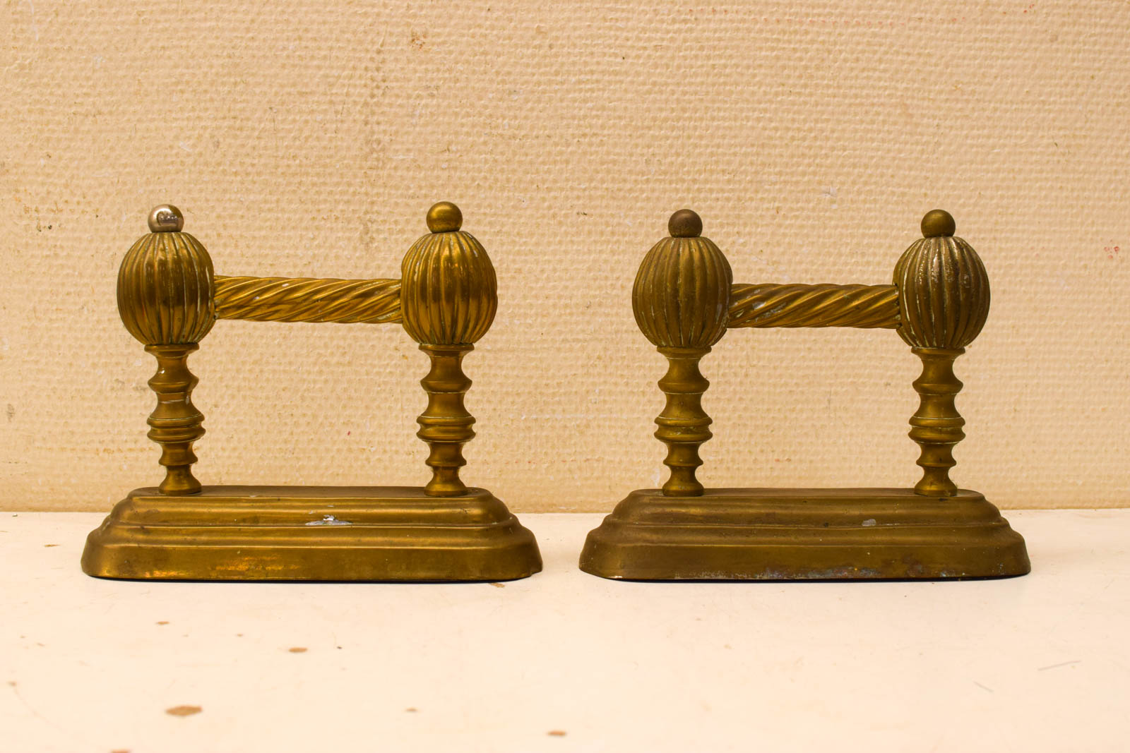 Alternative view of 2 stuks steuners  voor een haardset   47226