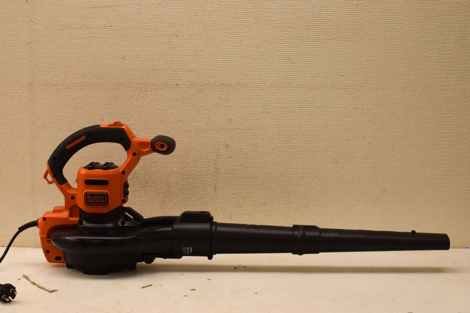 Black&Decker 3 in 1 Backpack    Blower  vac 3000 w  47277