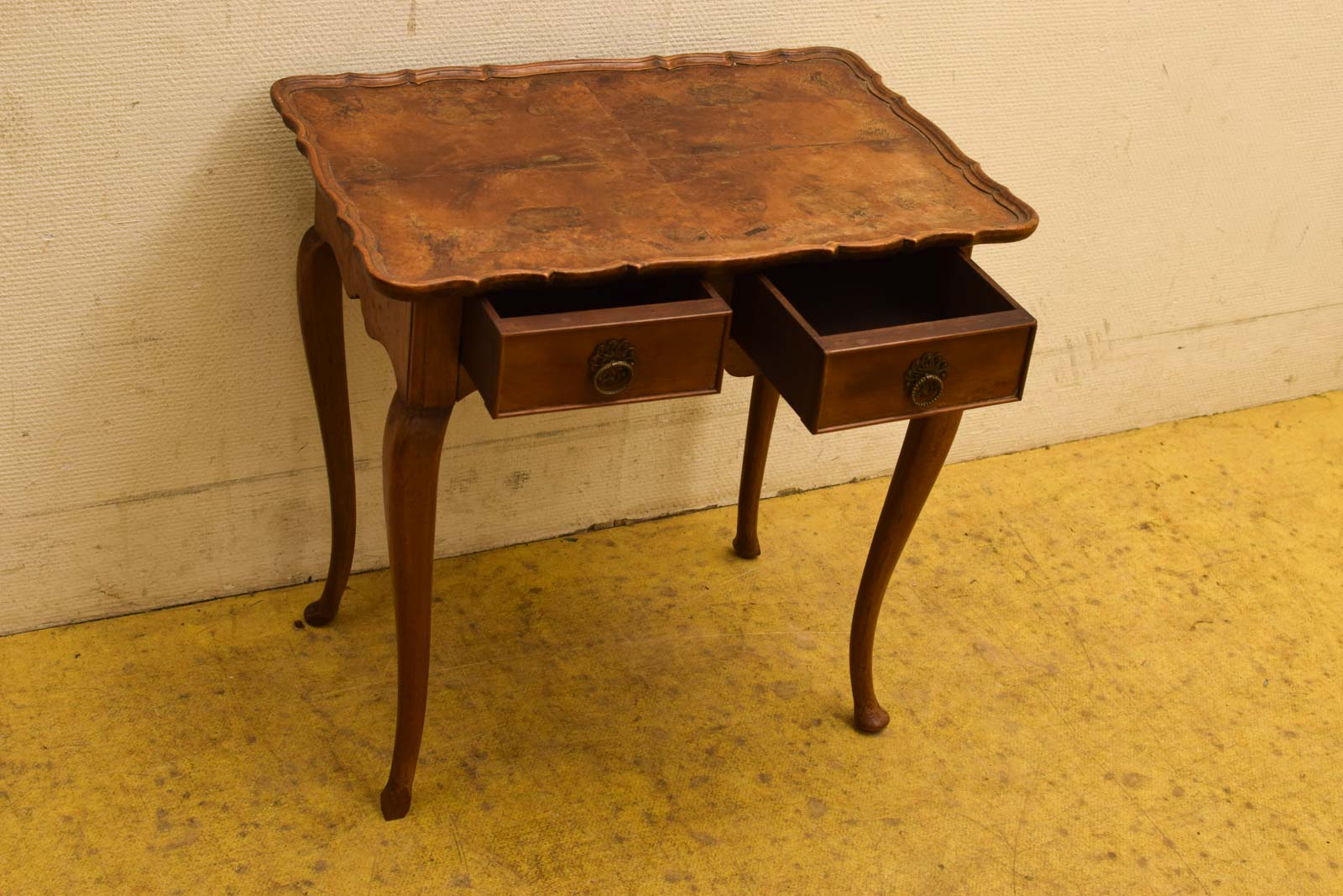 Alternative view of Bijzettafel met 2 lades  47311