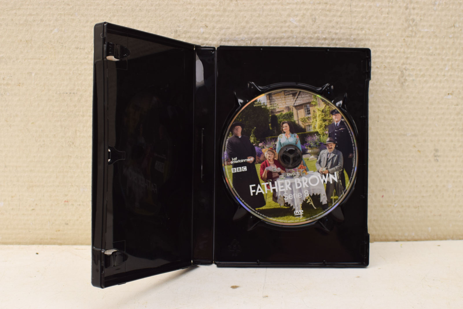 Alternative view of 3 DVD box Father Brown  47317