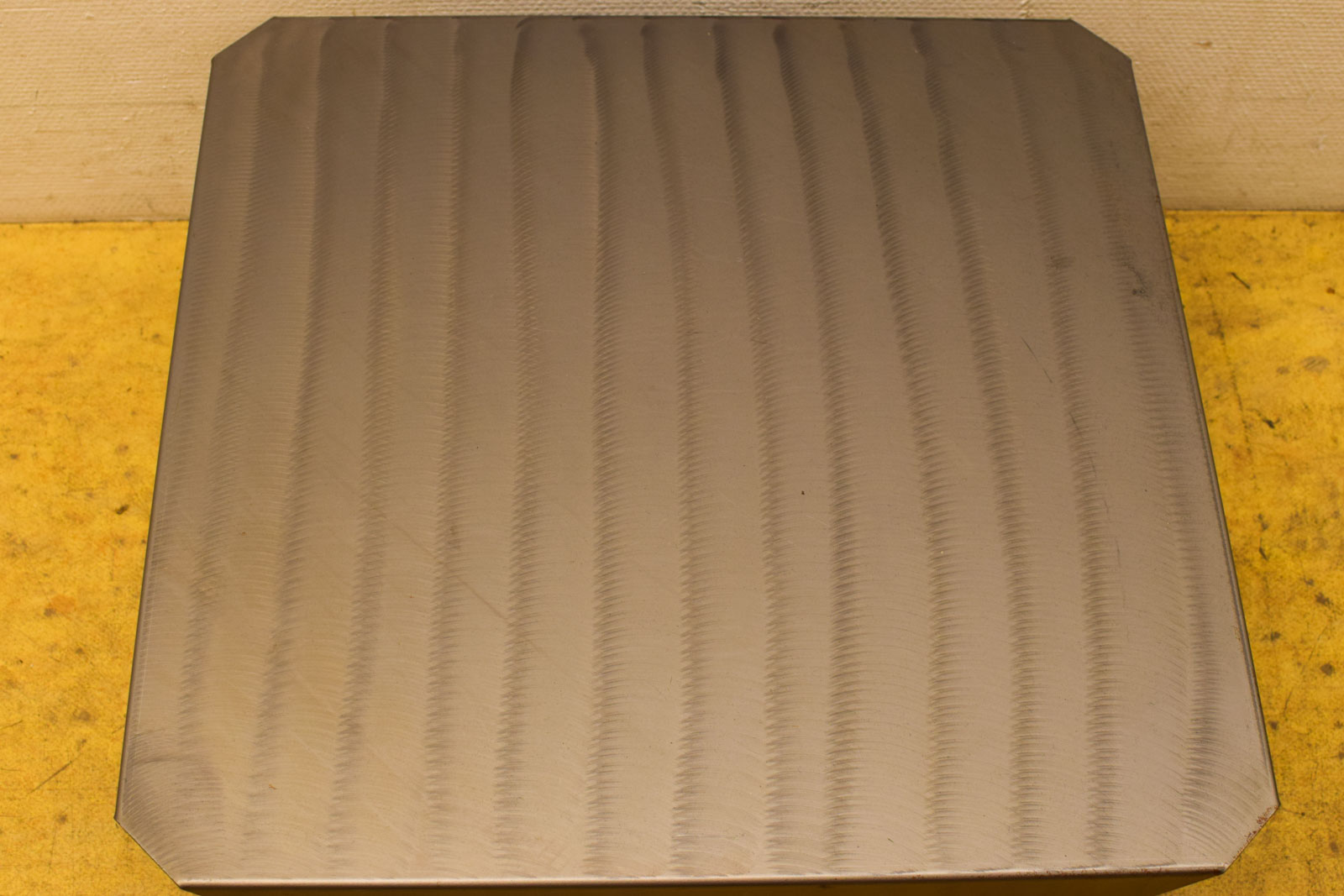 Alternative view of Metalen Bijzettafel 47322