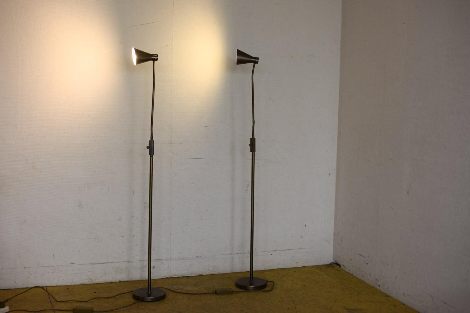 Alternative view of 2 stuks vloerlampen  47328
