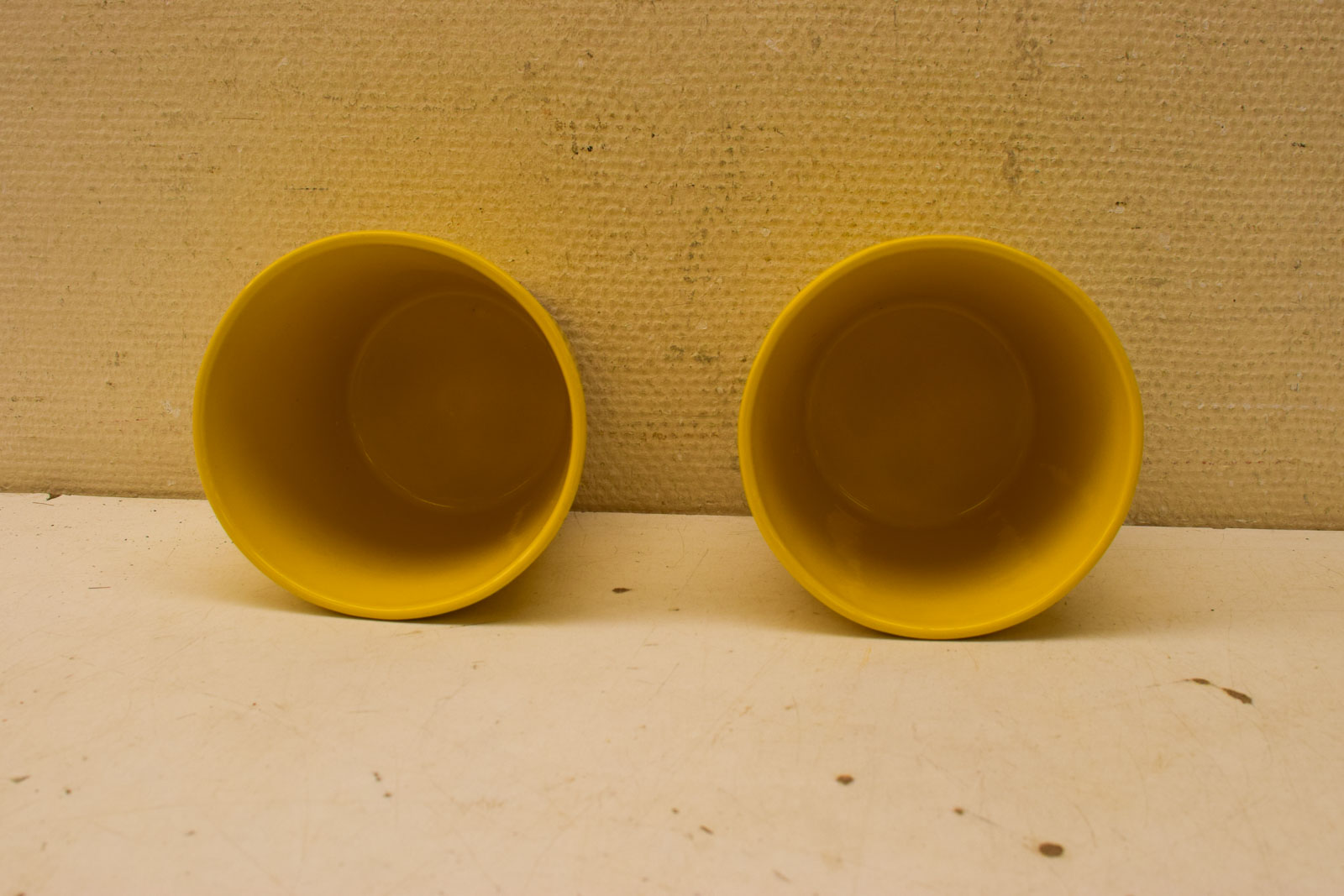 Alternative view of 2 stuks gele bloempotten  47361