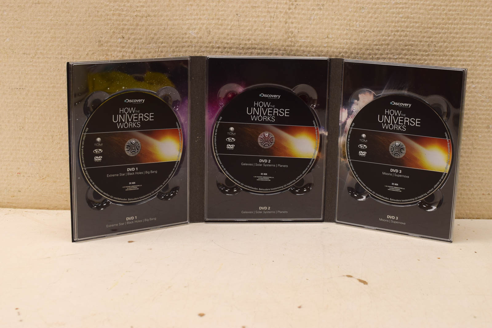 Alternative view of 3 dvd box How the universe works  47403