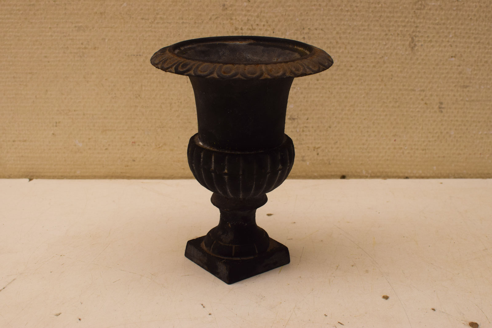 Alternative view of metalen/gietijzeren  Bloempot  47427