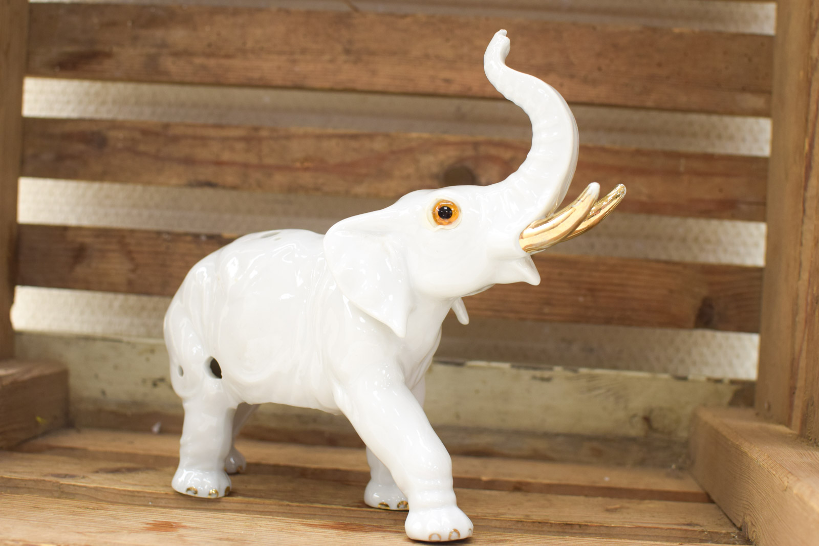 Porseleinen Olifant als  Parfumlampje  47439