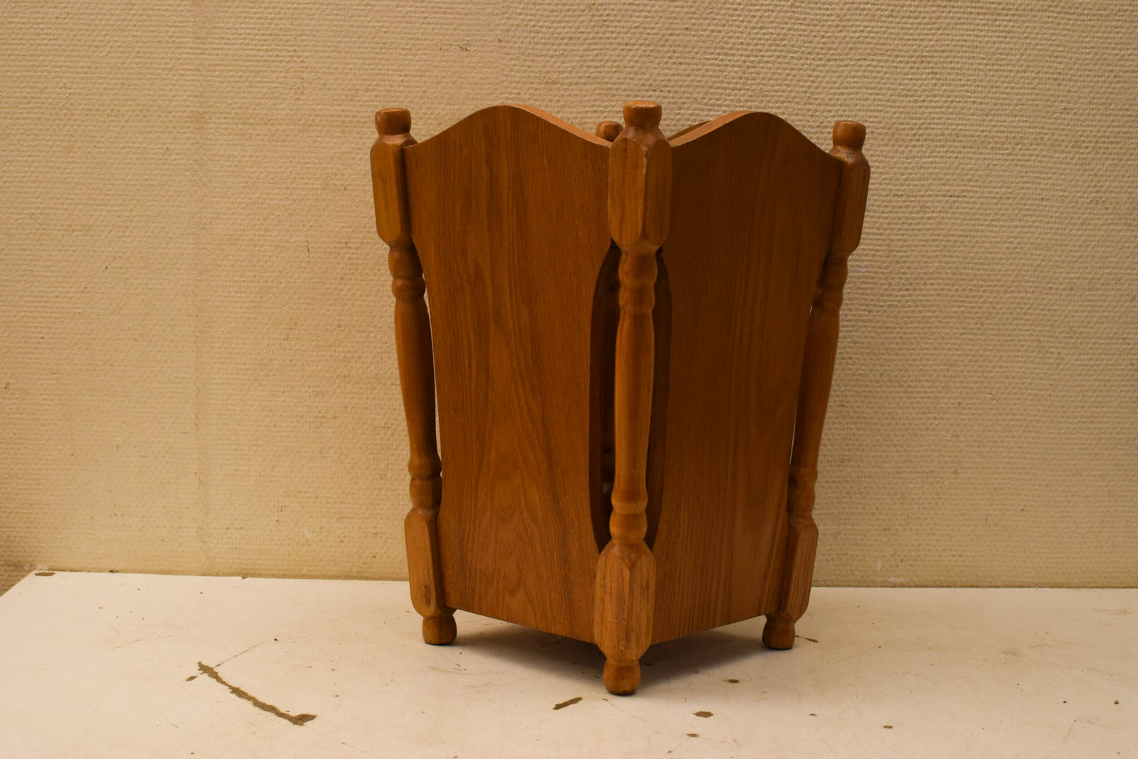Alternative view of Houten Paraplubak  47450