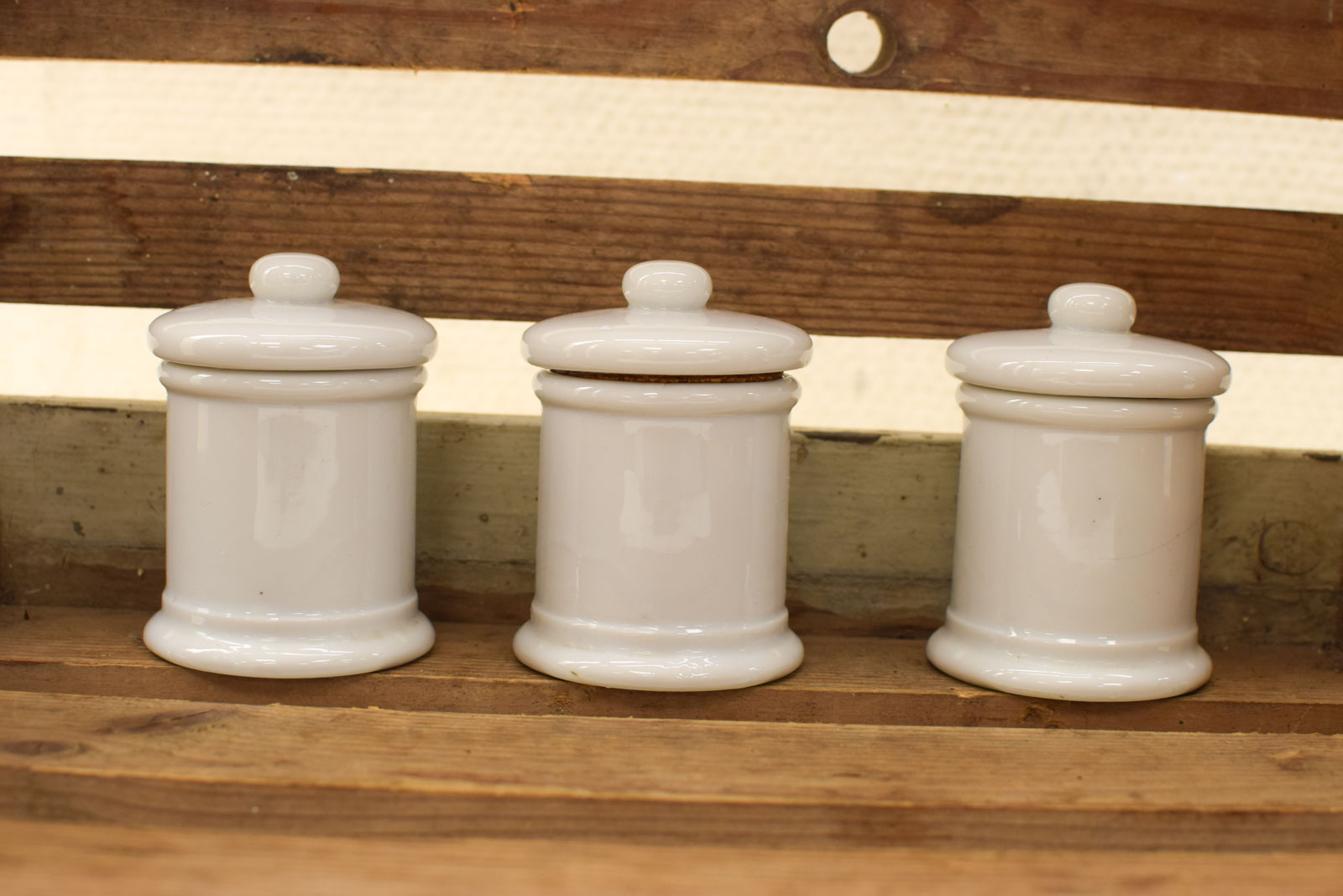 Alternative view of 3 stuks porseleinen kruidenpotjes /voorraadpotjes  47483