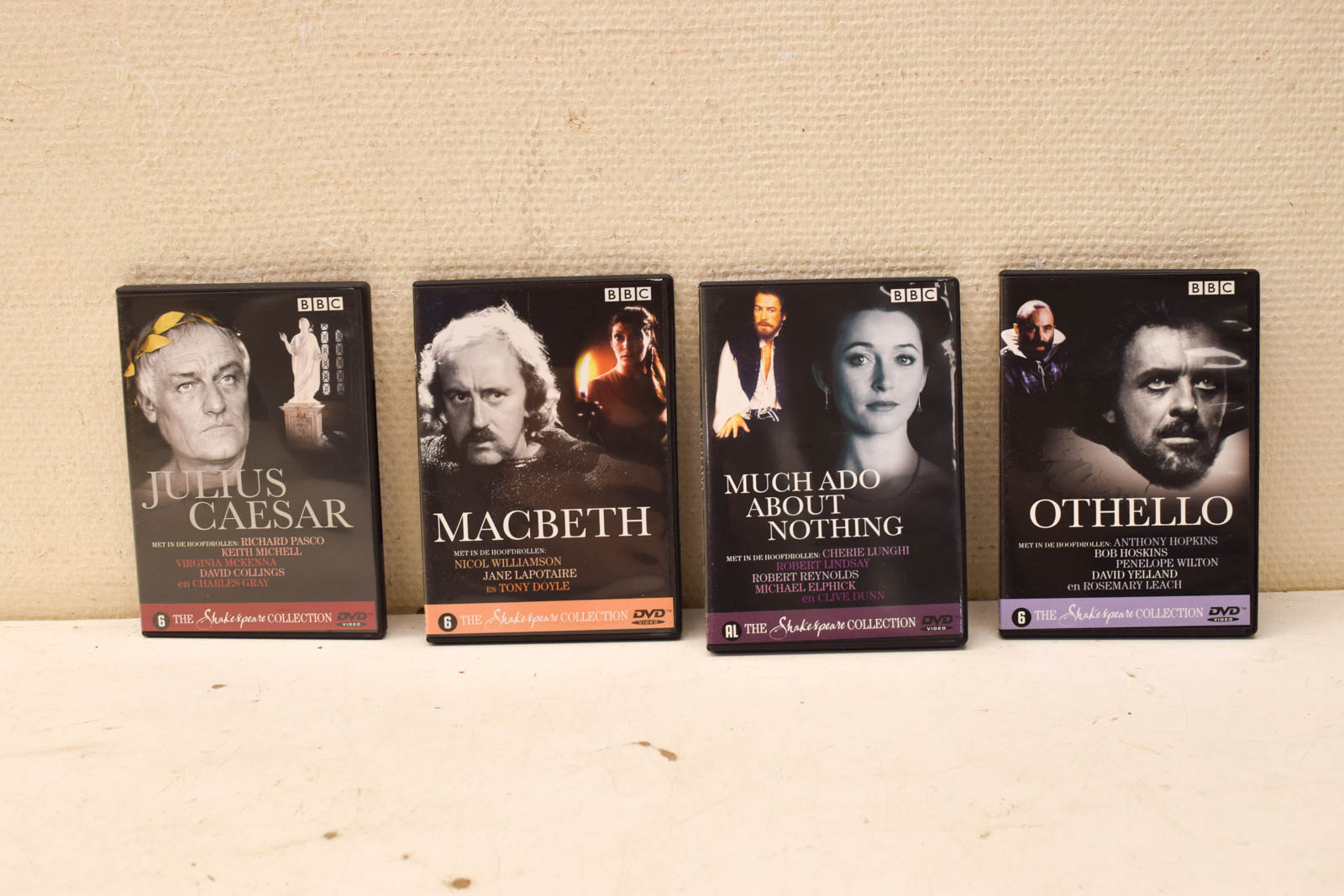 Alternative view of 8 disc box The Shakespeare  Collection  47494