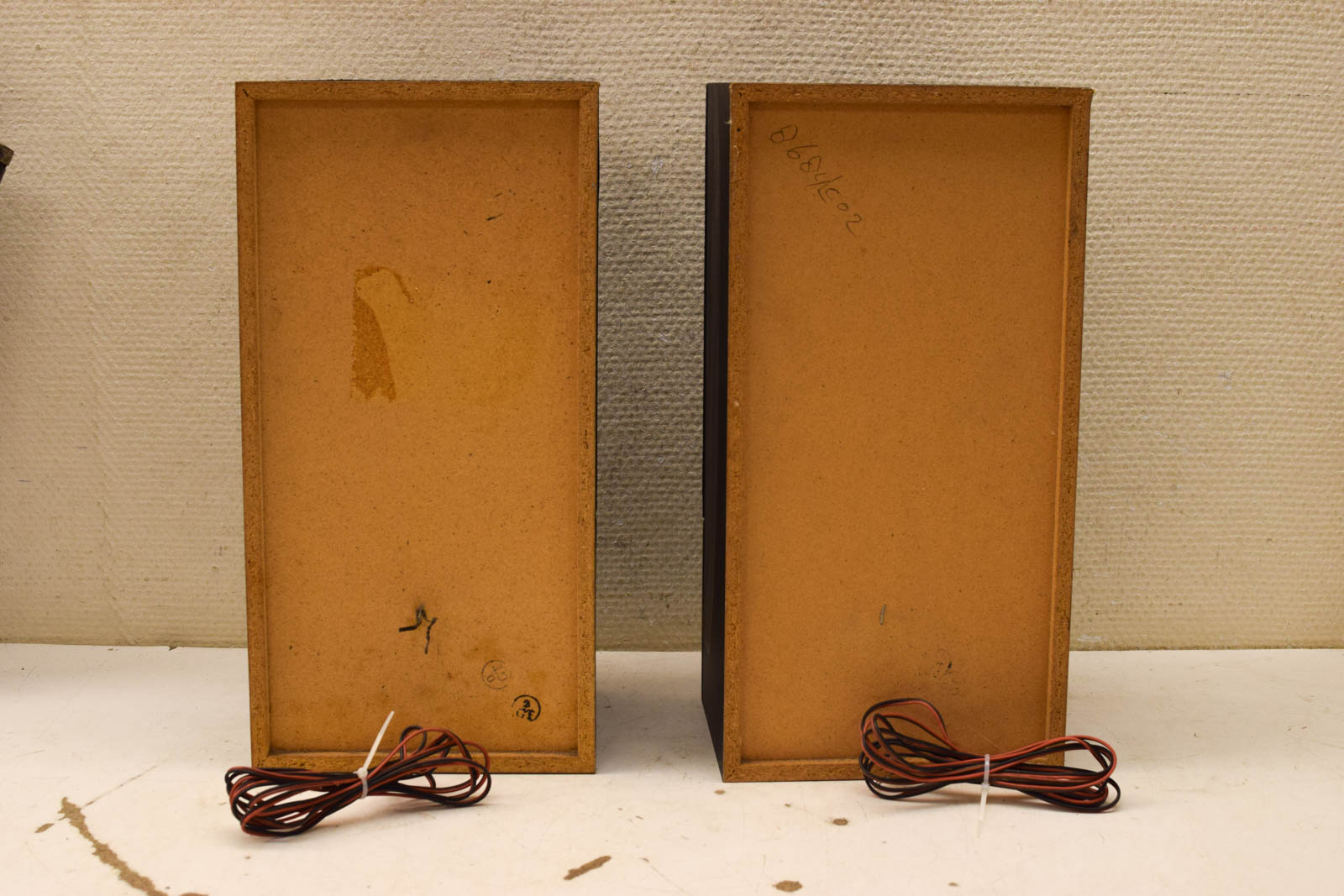 Alternative view of 2 stuks Grundig Luidsprekers  47503