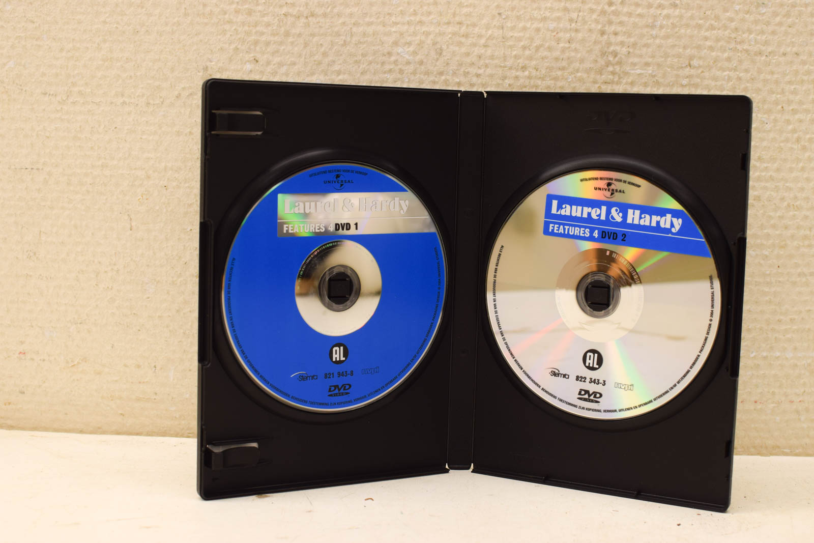 Alternative view of Laurel & Hardy features 4 47540