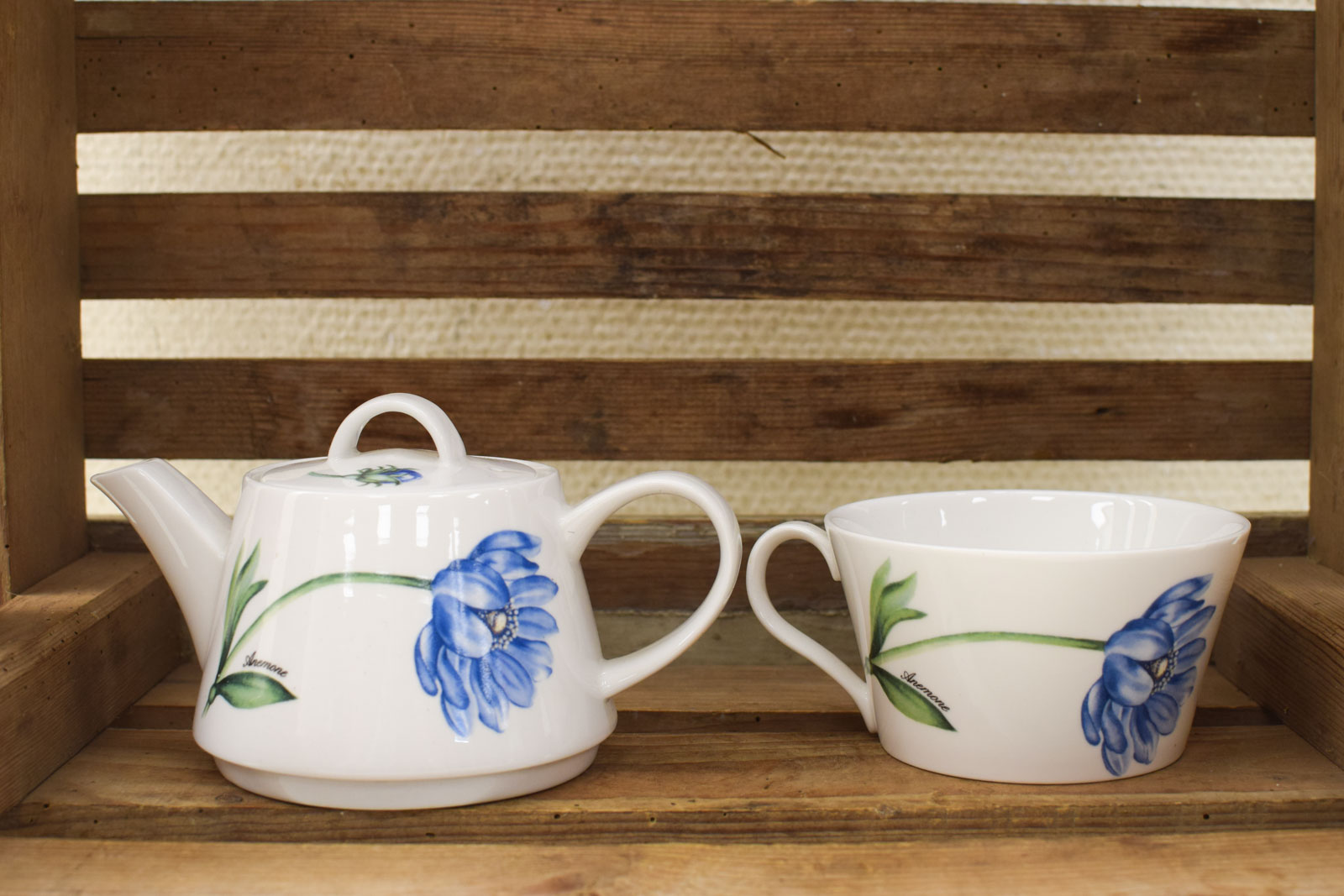 Living porseleinen theepotje met grote kop 47585