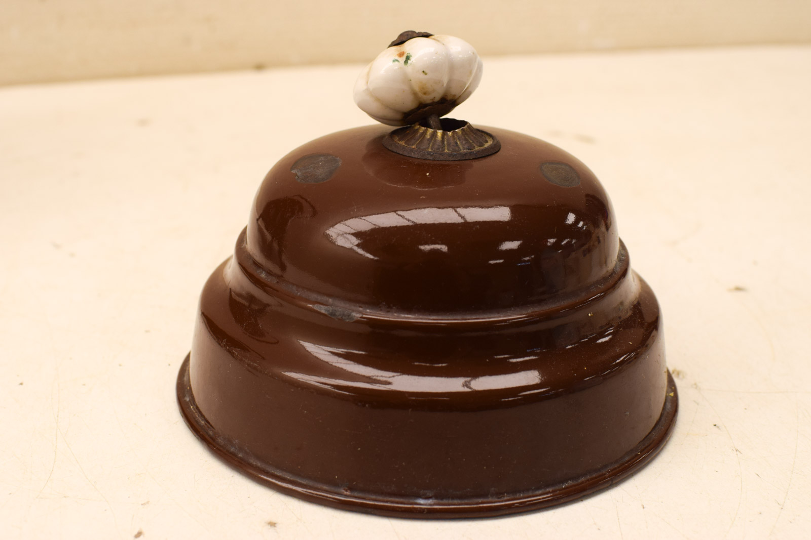 Alternative view of Emaille Doofpot  47598