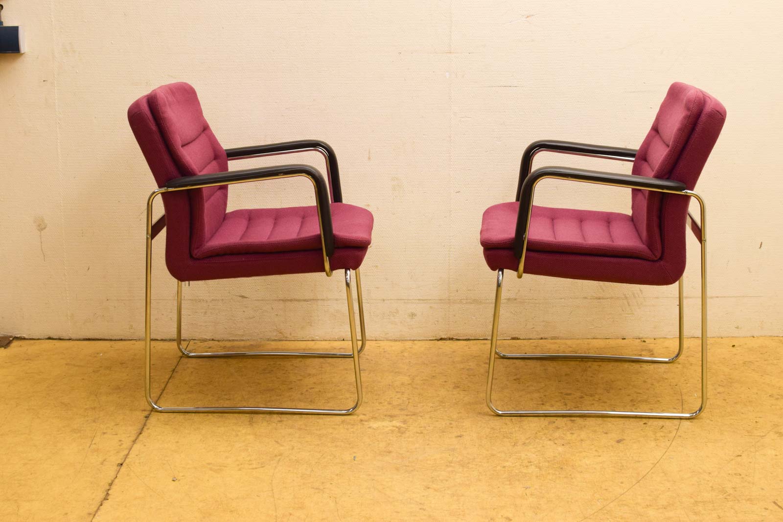 Alternative view of Kinnarps 2 stuks stoelen / Vergaderstoelen  47633