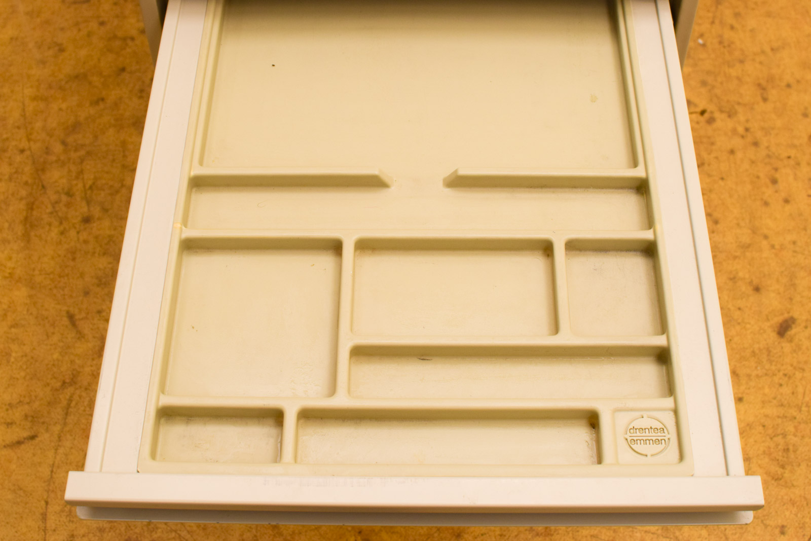 Alternative view of Metalen ladekast op wieltjes  47646