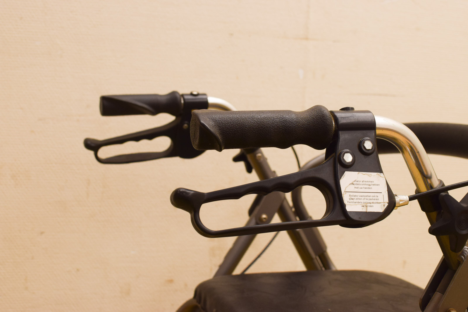 Alternative view of Rollator 47718