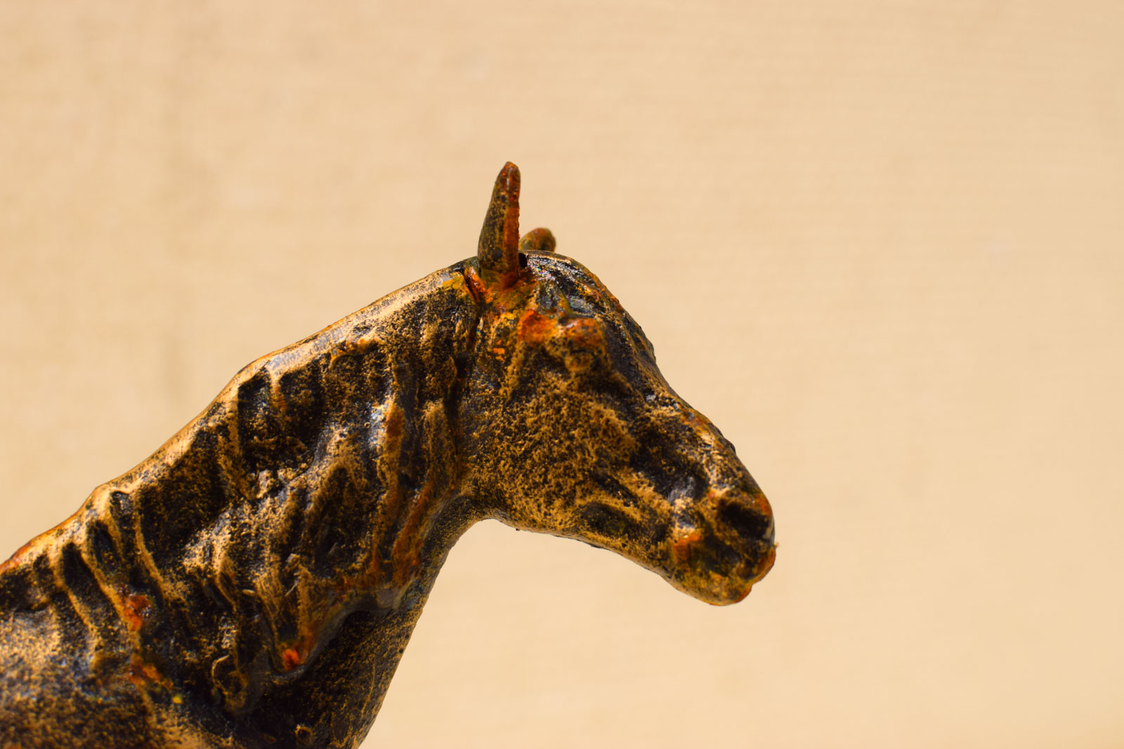 Alternative view of Gietijzeren beeld van een paard  47788