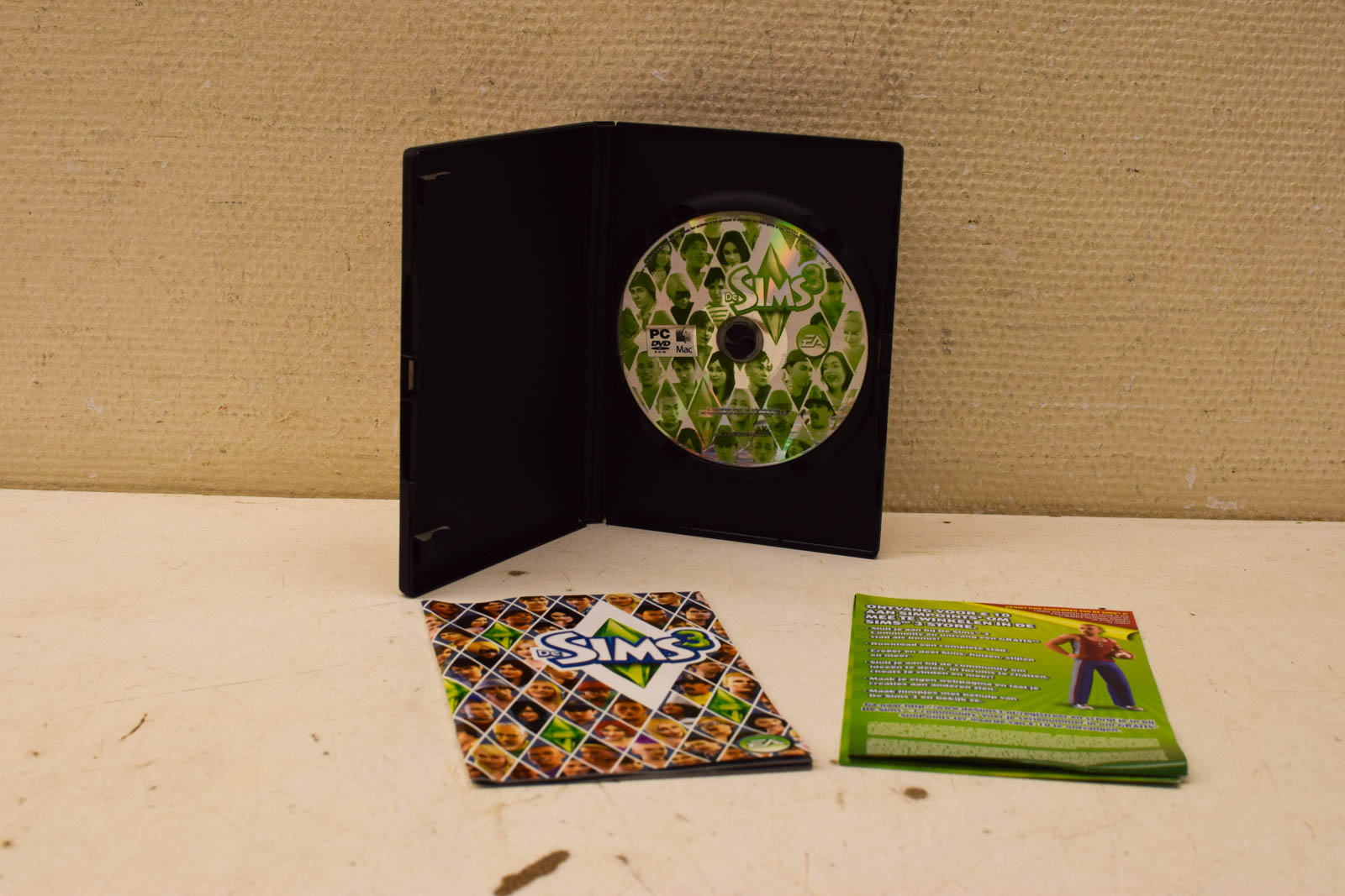 Alternative view of PC-cd-rom  De Sims 3  47796