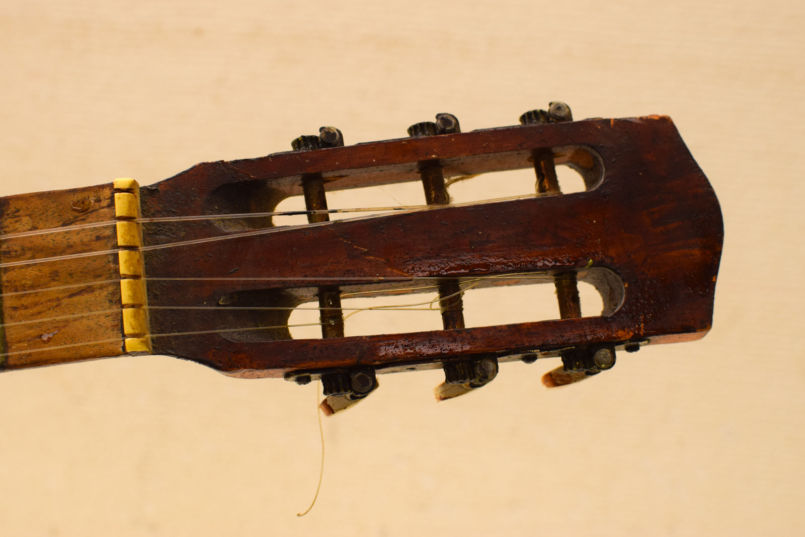 Alternative view of Gitaar 47829