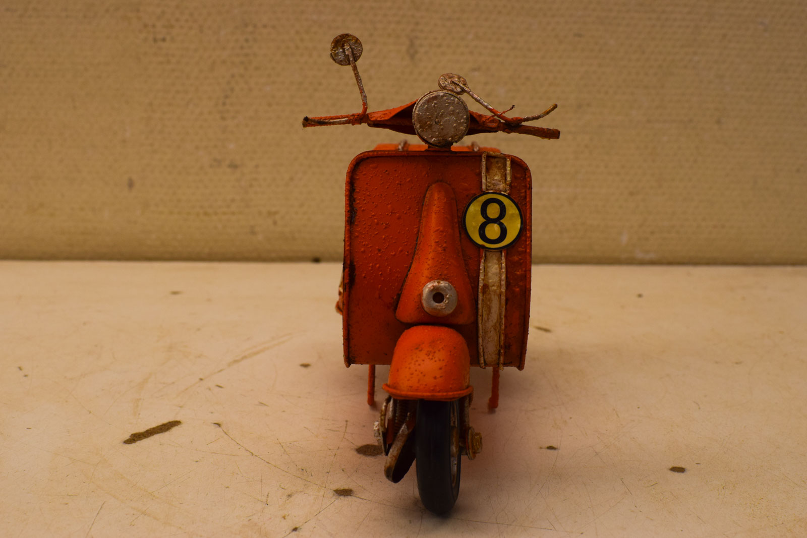 Alternative view of scooter nummer 8  47835