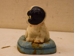 Alternative view of Gietijzeren beeld van een hondje 47846