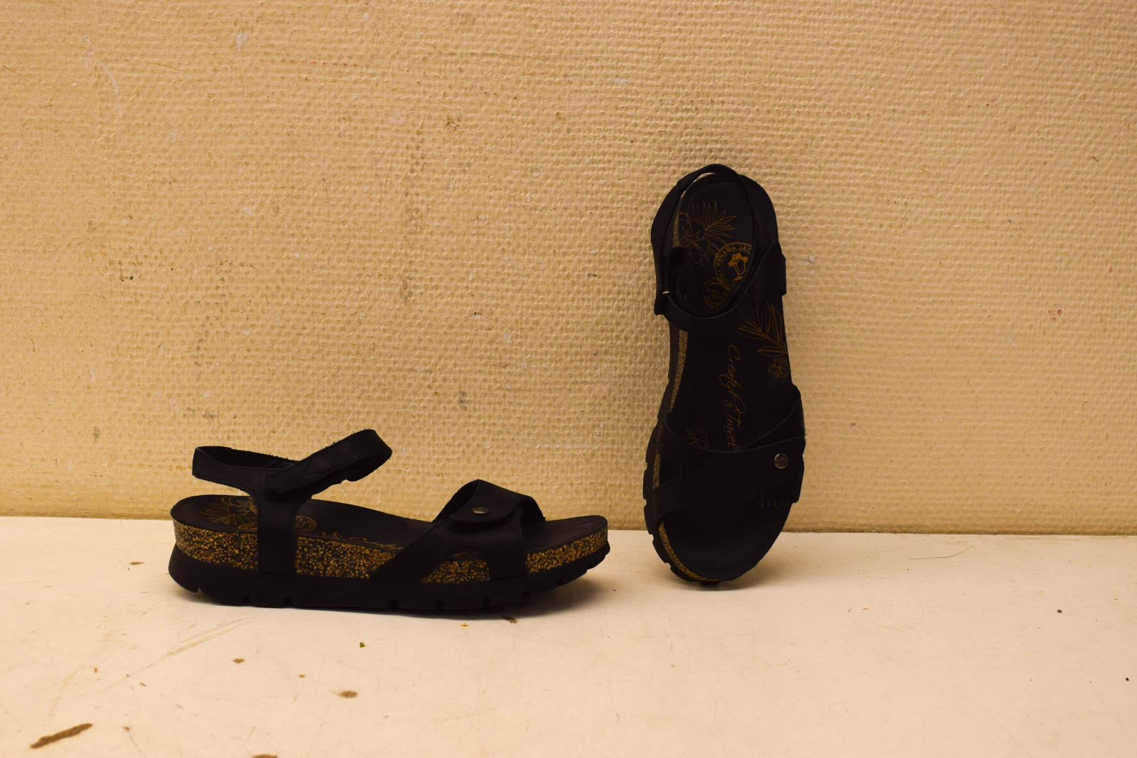 Created & travel sandalen  47932
