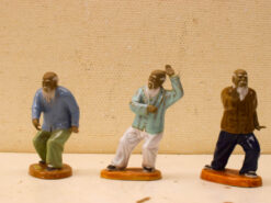 3 stuks porseleinen beeldjes van 47938