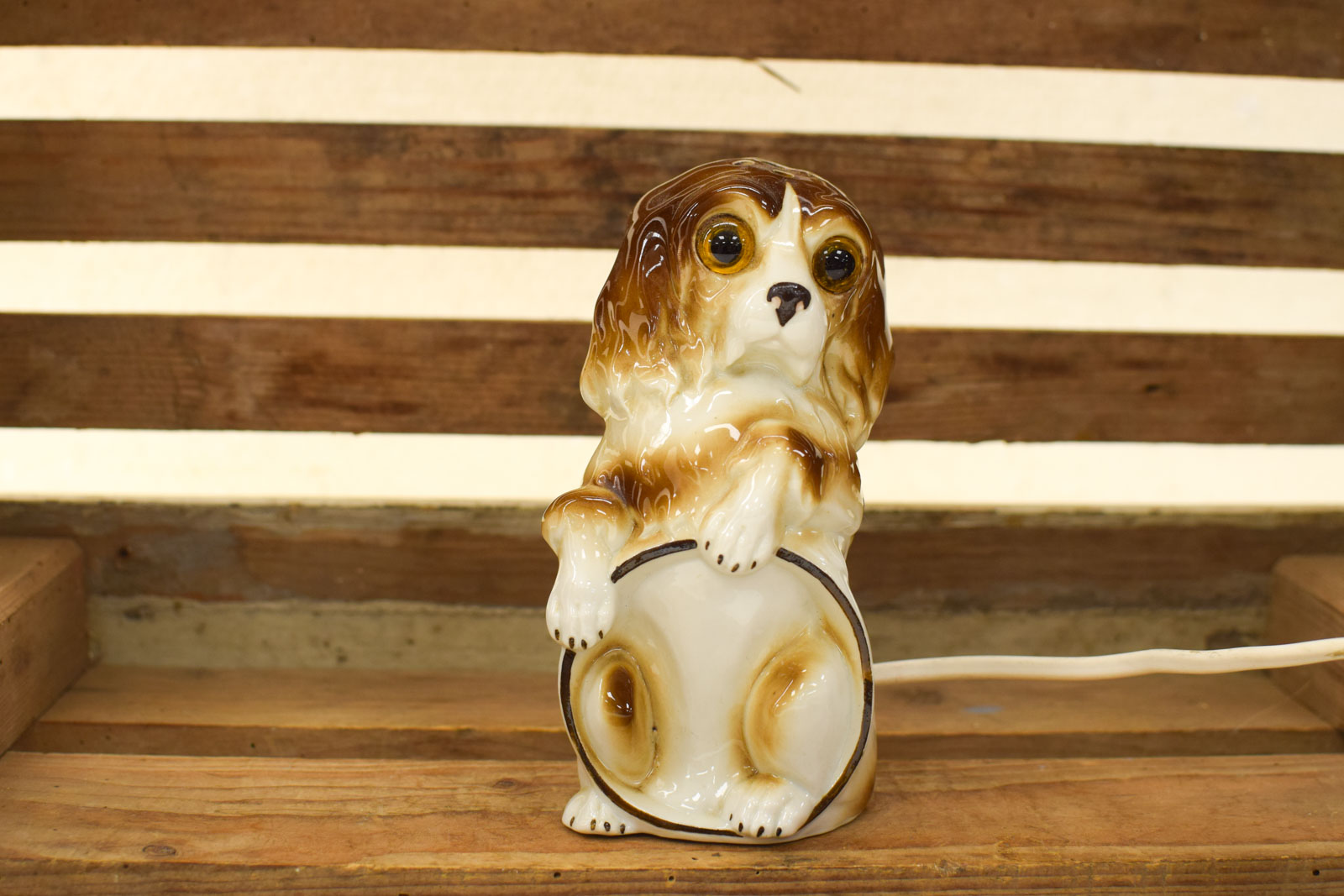 Porseleinen Hondje  als Parfumlampje  47940