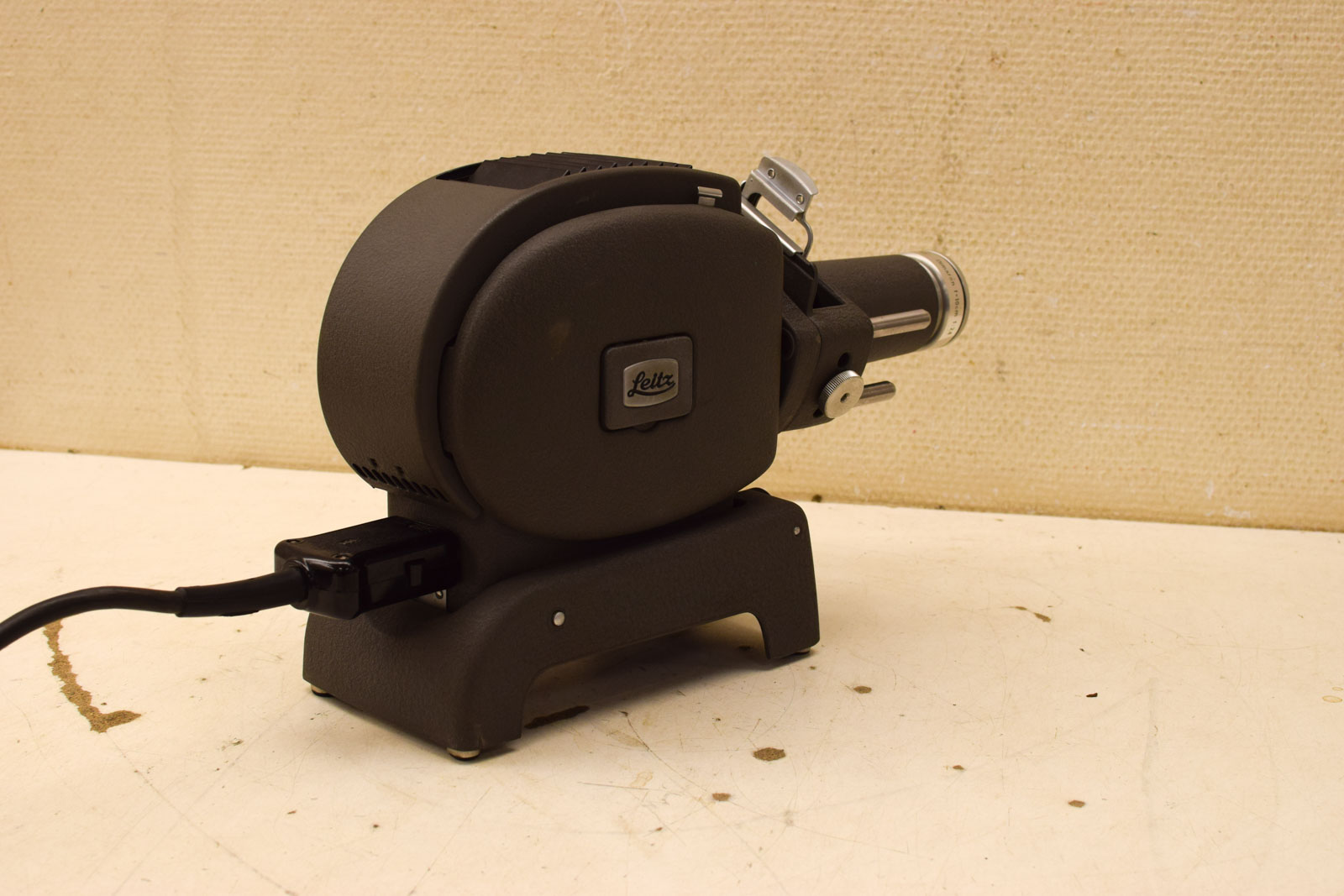 Alternative view of Vintage projector Leitz prado 250 48035