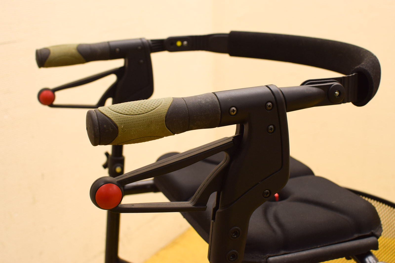 Alternative view of Nexus inklapbare rollator 48040