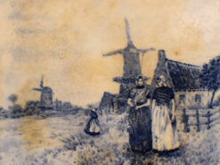 Alternative view of Wandtegel met prent van 2 dames in klederdracht bij een molen 48063