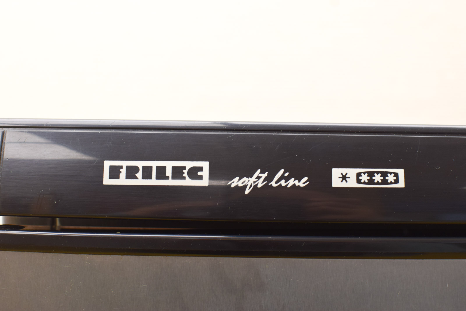 Alternative view of Frilec Softline  RVS dubbeldeurs koelkast laag model  48101