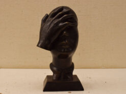 Bronzen Beeld van een hoofd en een hand 48184