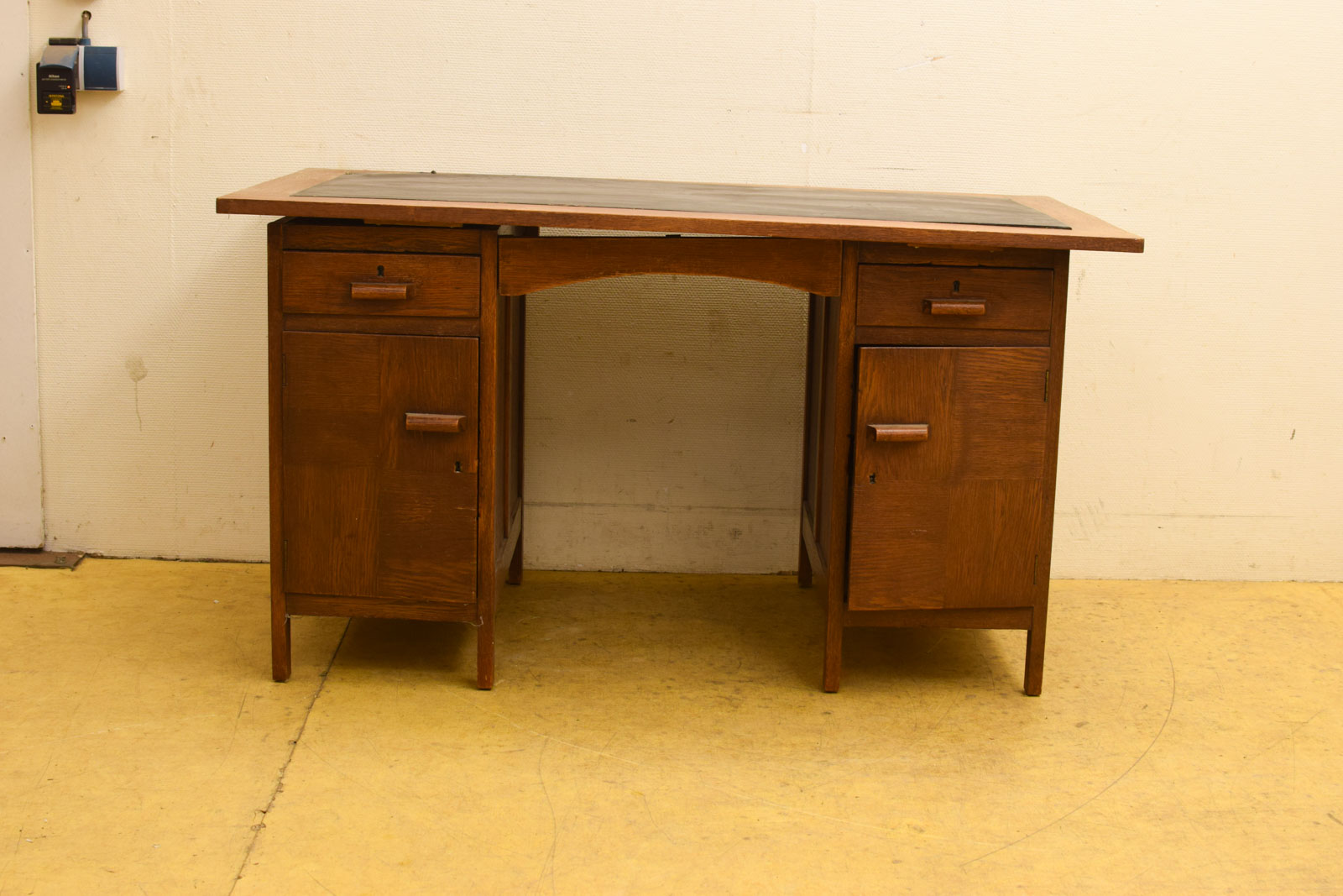 Houten Bureau 48204