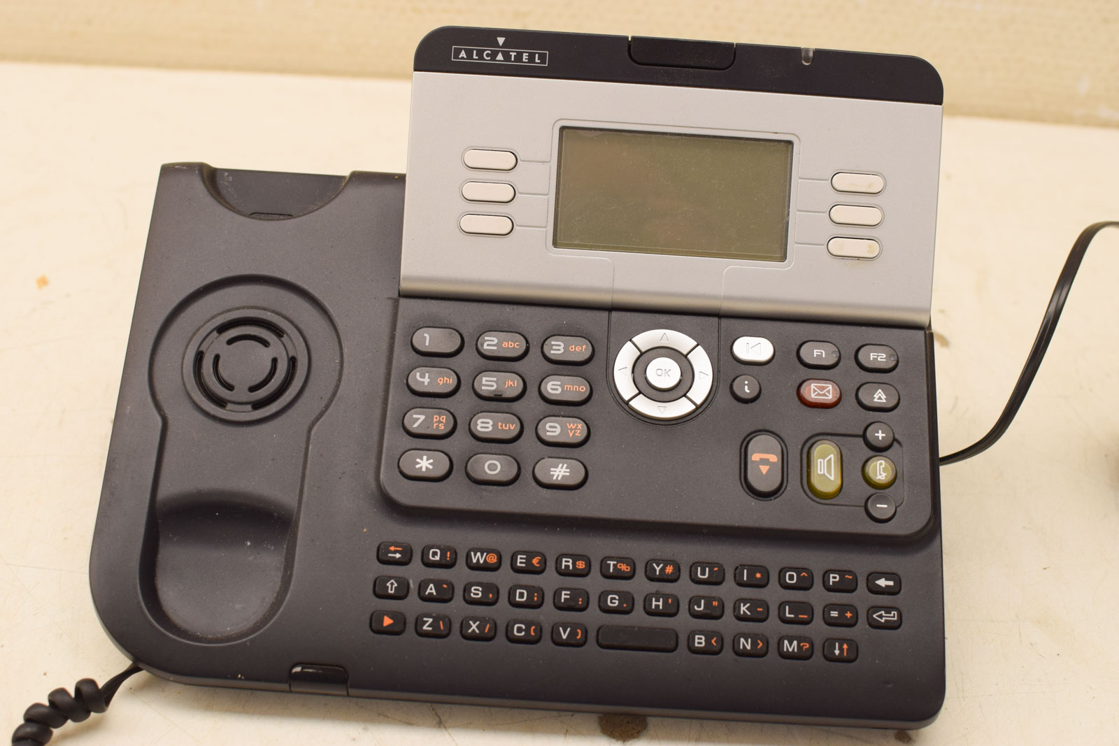 Alternative view of Alcatel telefoon 48210