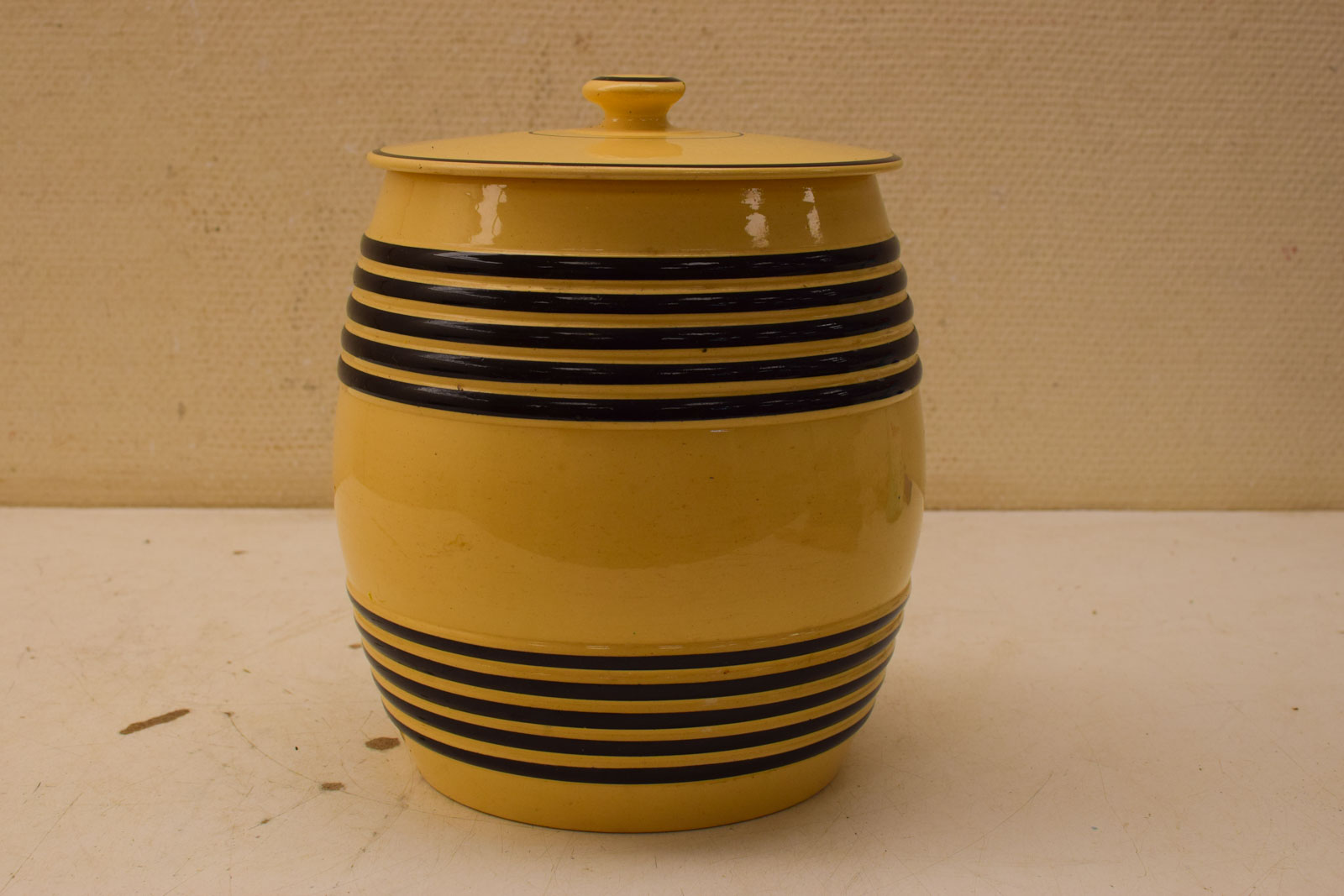 P Regout & co Porseleinen Tabakspot/Banden Pot met deksel 48227