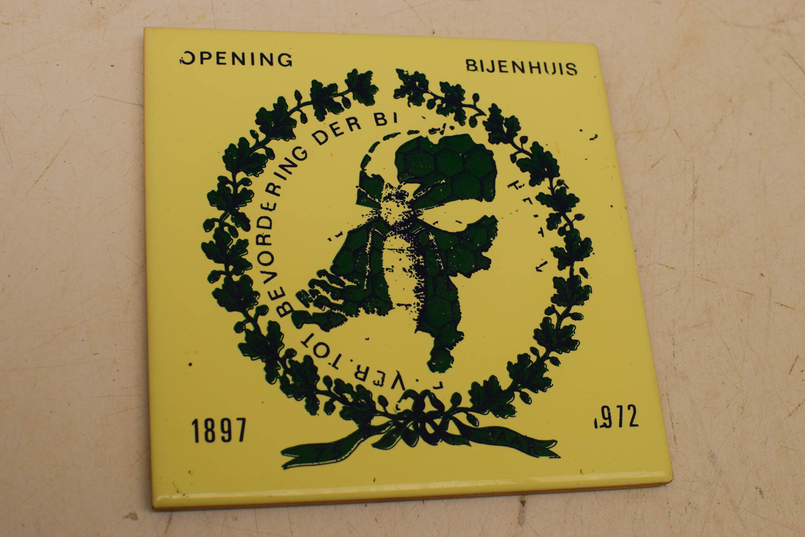 Alternative view of Wandtegel  48240