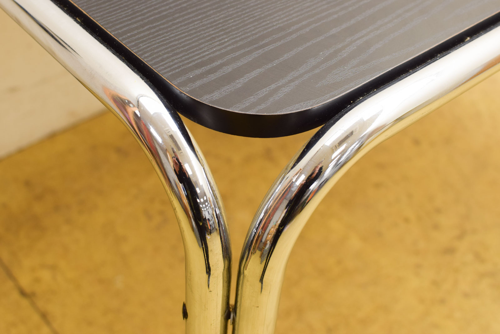 Alternative view of Vintage Buisframe eettafel  48265