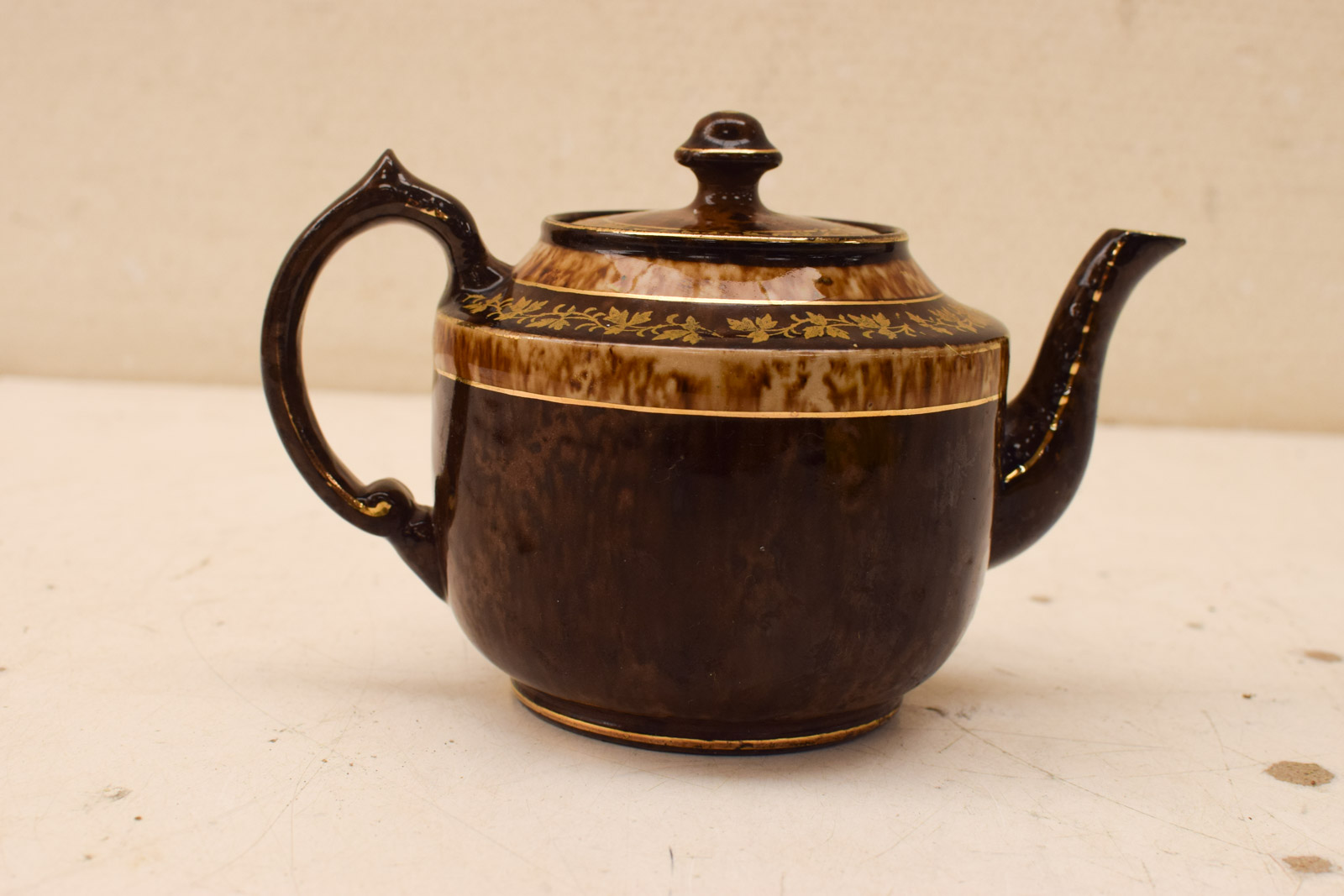 Porseleinen theepot  48271