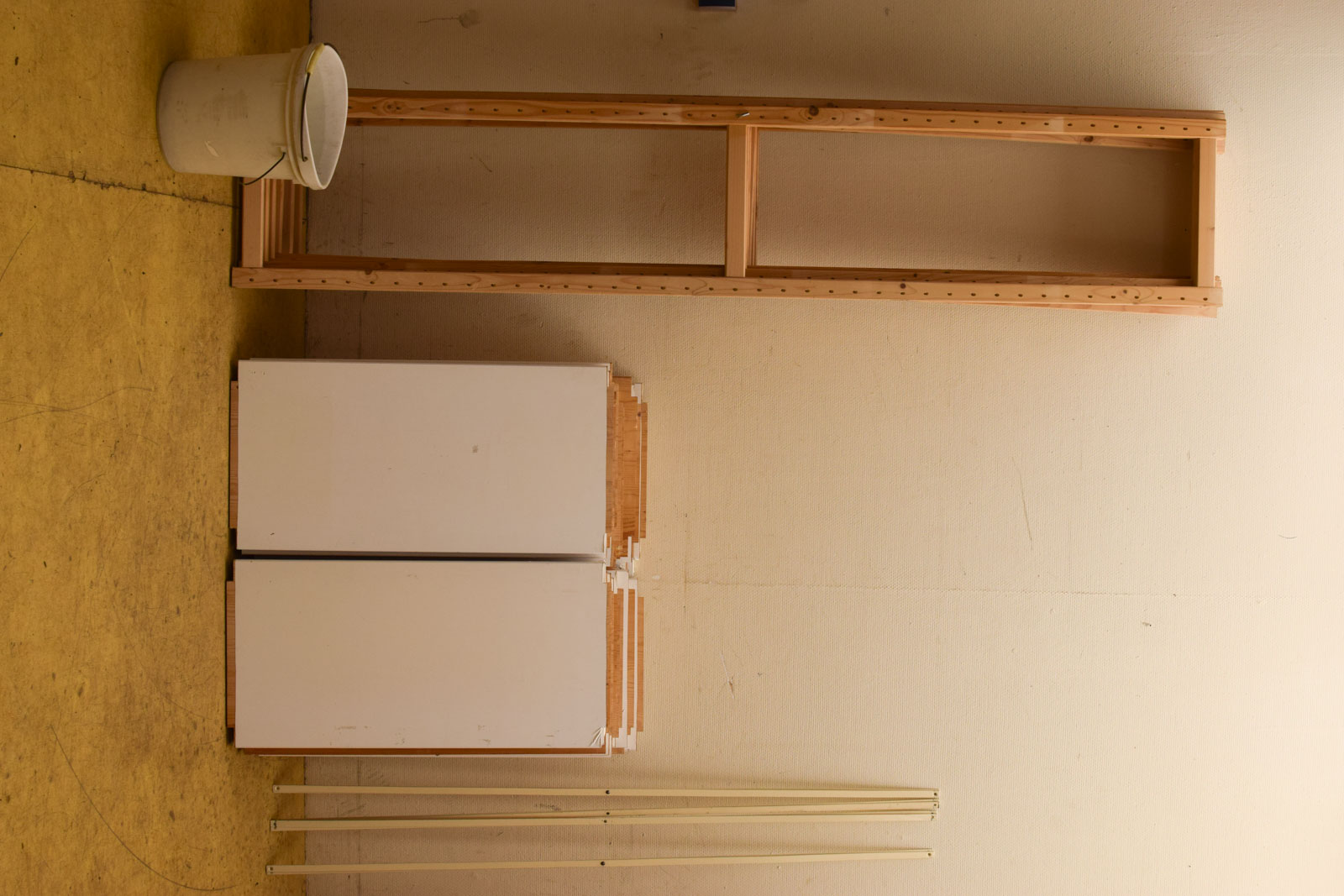 34 delige Houten Wedeka stellingkast  48275