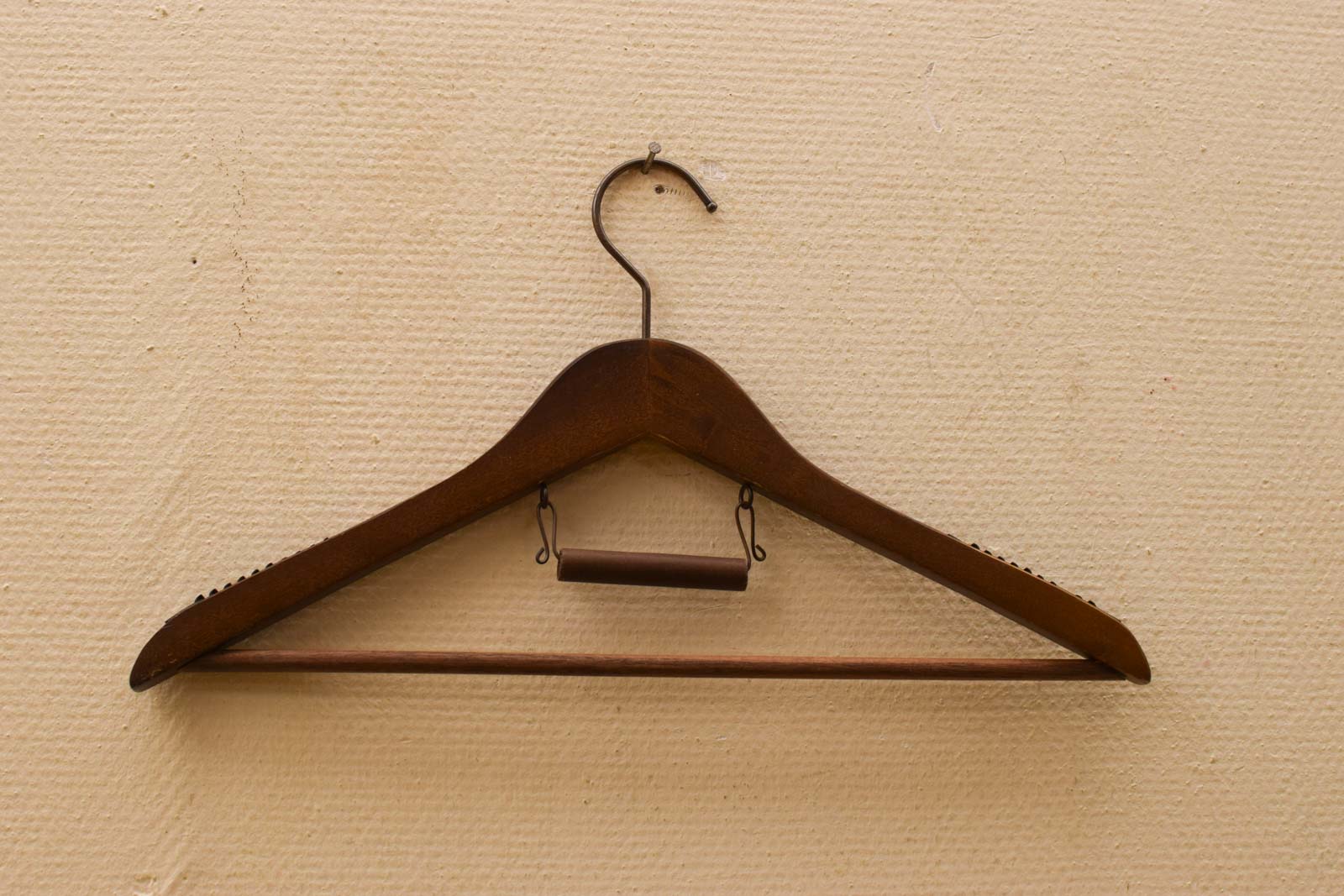 Alternative view of 5 stuks Scotch&Soda bruine houten kledinghangers  48277