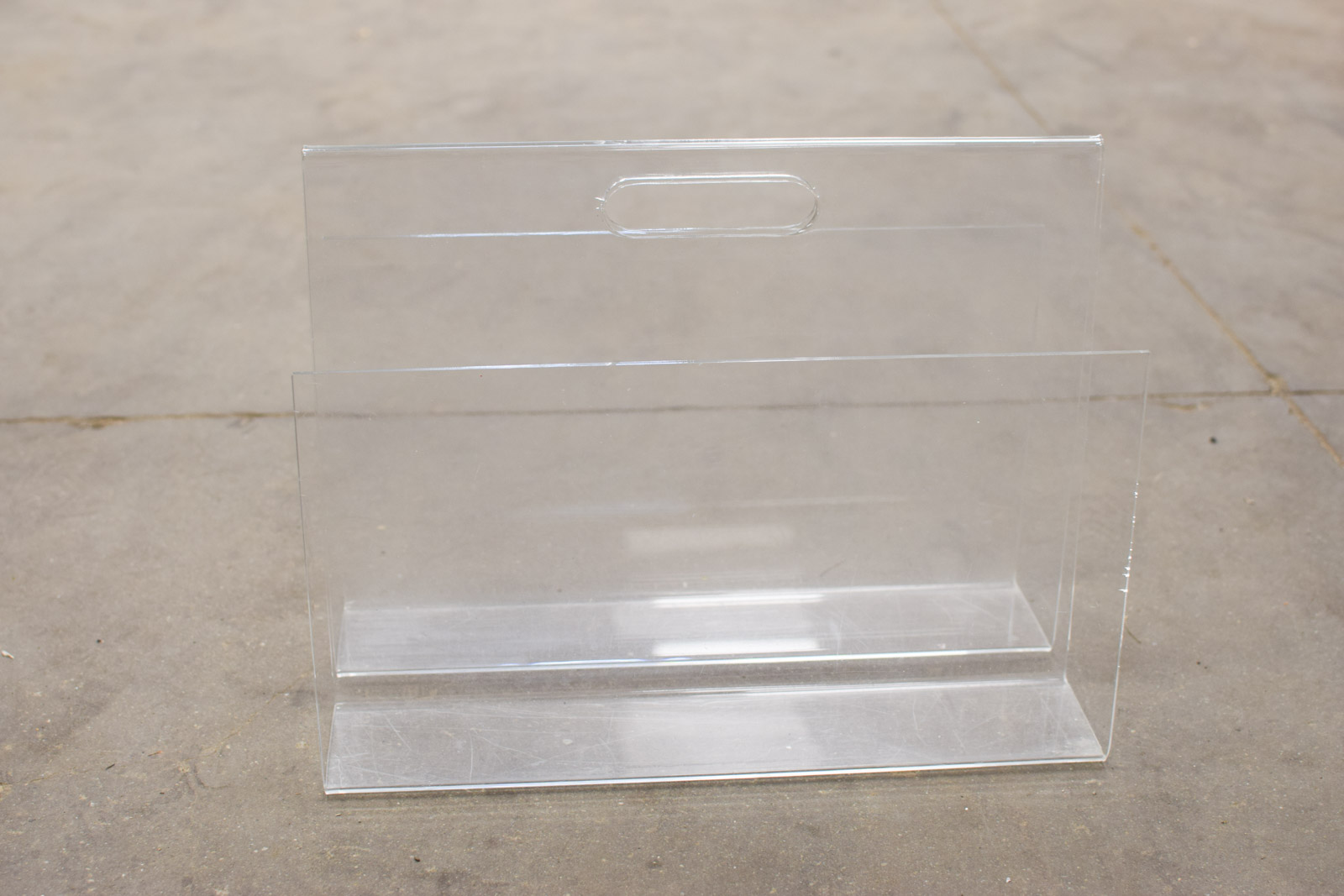 Alternative view of Vintage Plastic lectuurbak 48278