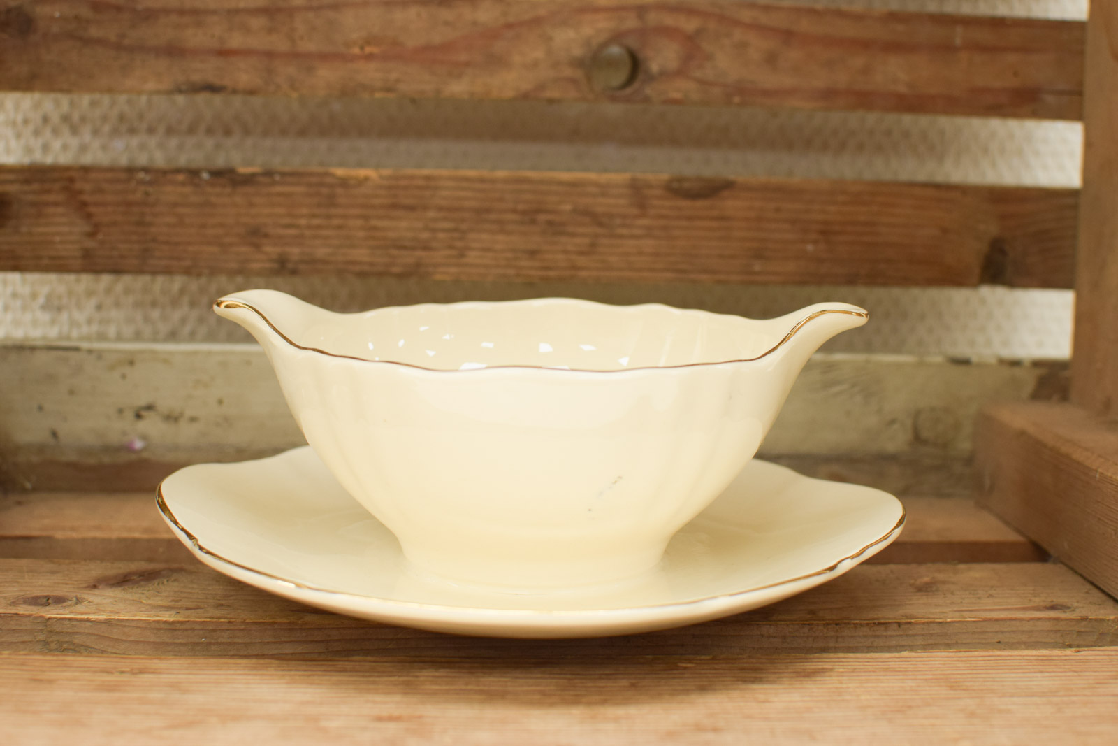 porseleinen  Saus /Jus schaaltje met vast schoteltje  48397