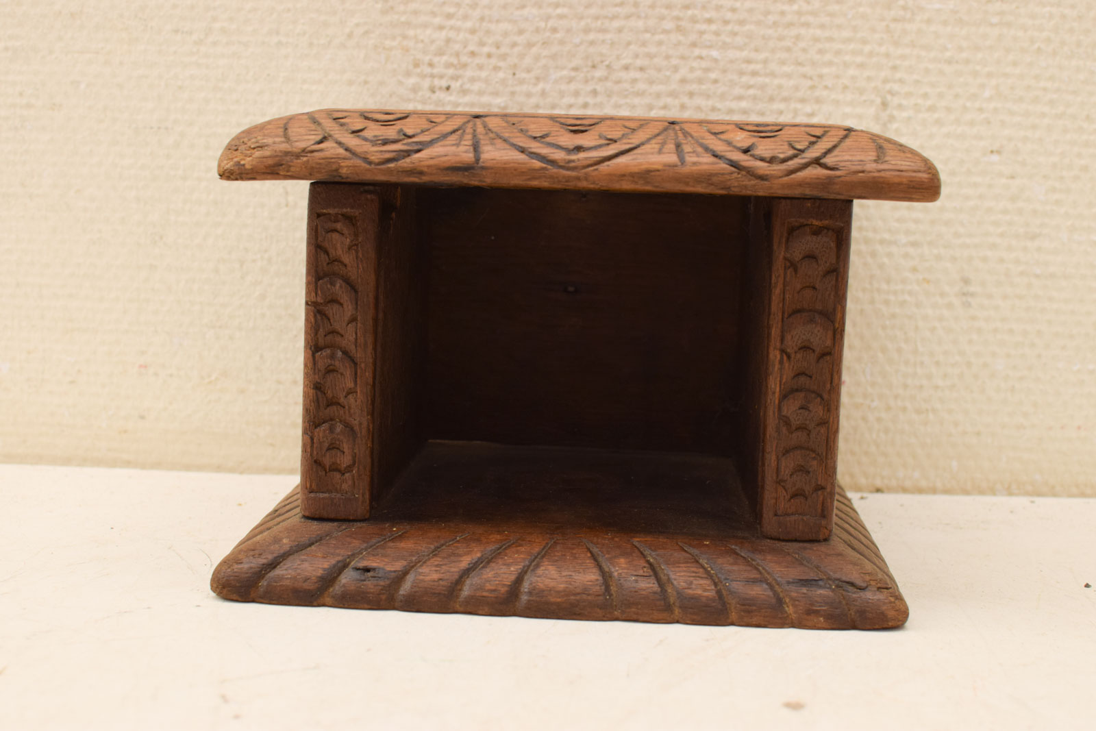 Houten voetenstoof 48399