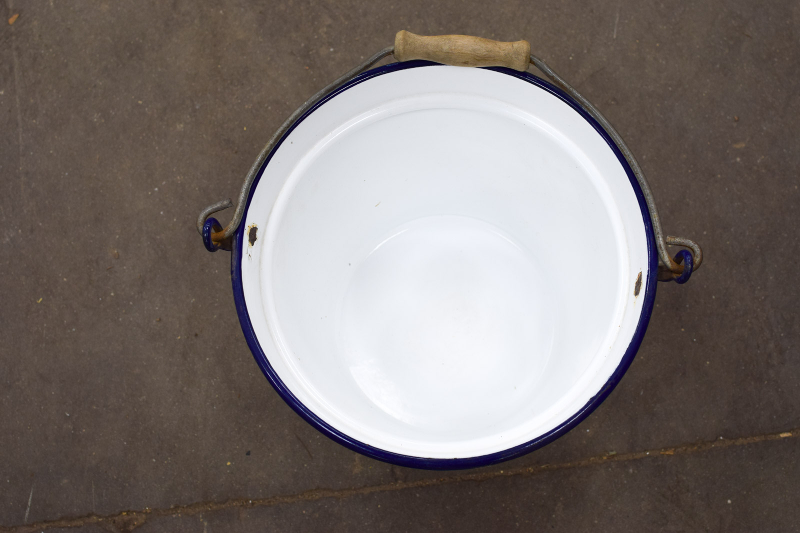 Alternative view of Emaille emmer  48434