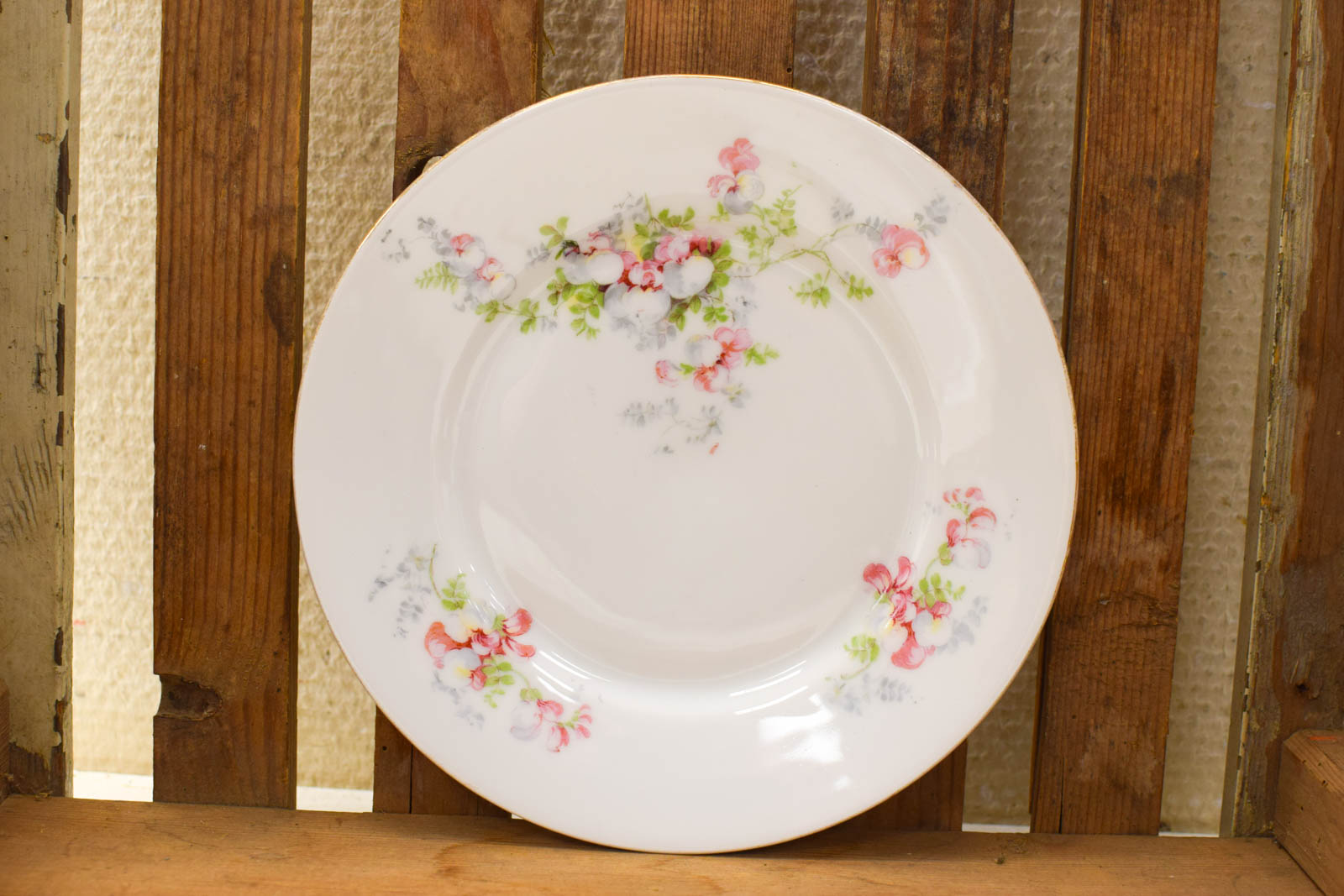 Alternative view of 2 stuks Victoria porseleinen bordjes 48476