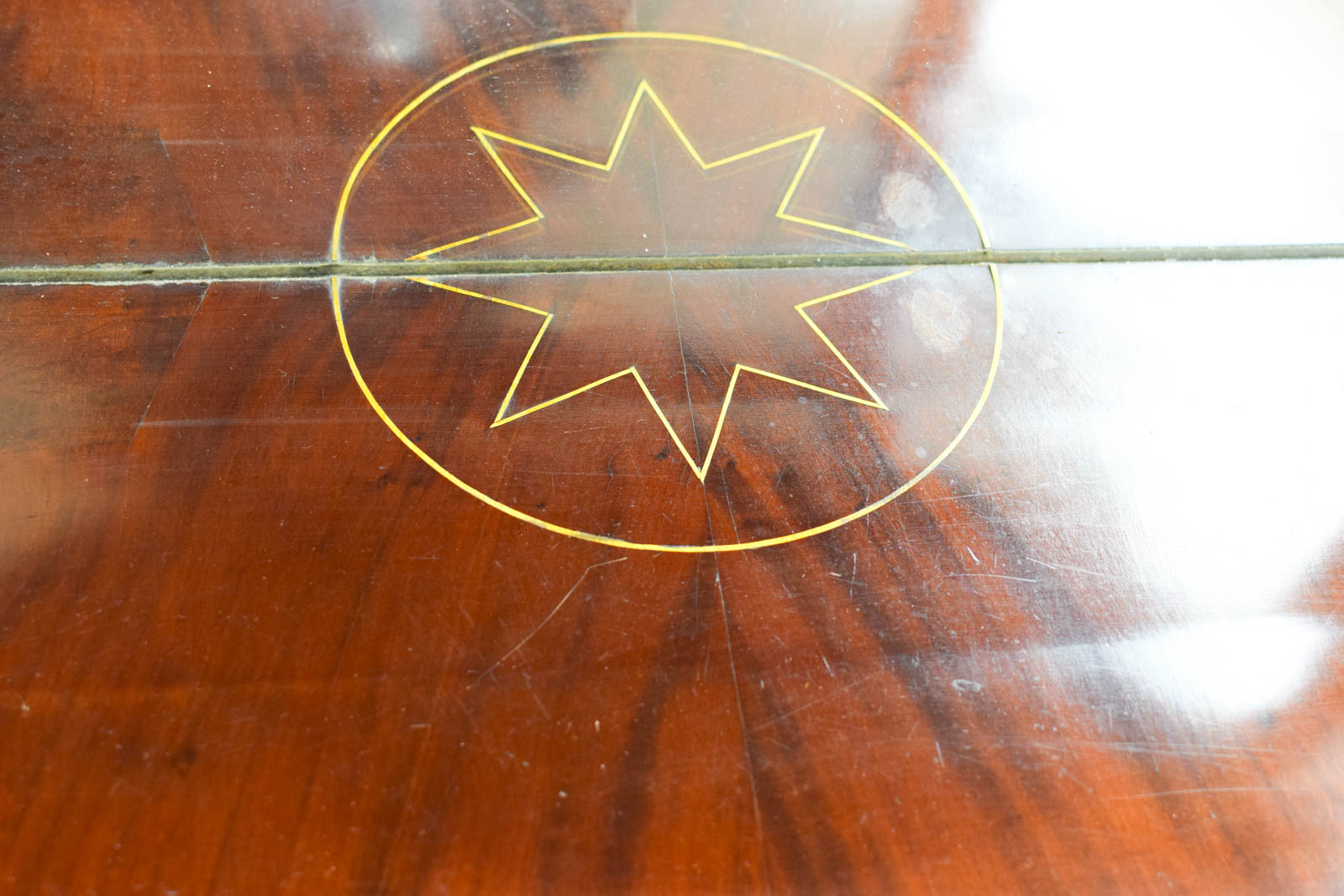 Alternative view of Empire halfronde sidetable  48479