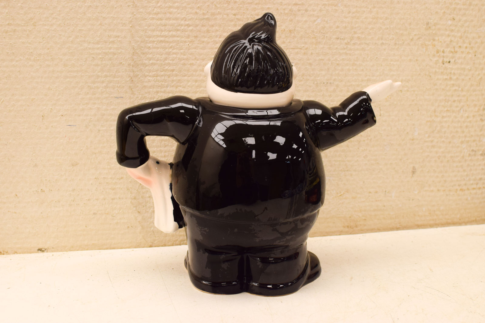 Alternative view of Porseleinen koffiepot in de vorm van een ober  48494