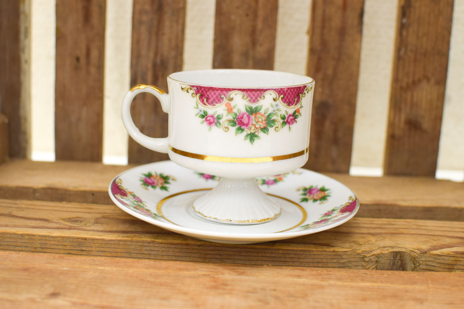 Alternative view of Porseleinen kop en schotel  48495